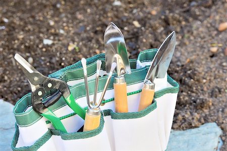 simsearch:400-08961753,k - Detail of gardening tools in tool bag - outdoor Fotografie stock - Microstock e Abbonamento, Codice: 400-04306381