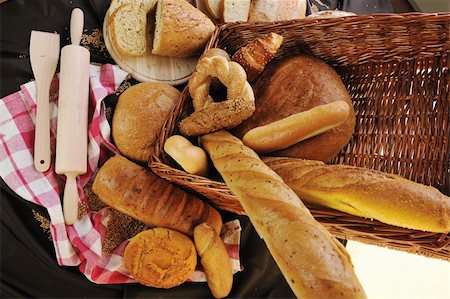 simsearch:400-04497847,k - fresh healthy natural  bread food group in studio on table Stockbilder - Microstock & Abonnement, Bildnummer: 400-04308426