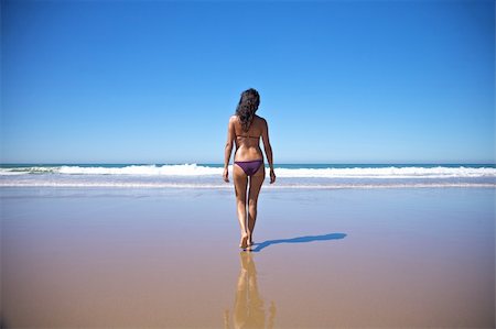 simsearch:400-05197765,k - woman at Conil Beach in Cadiz Andalusia Spain Photographie de stock - Aubaine LD & Abonnement, Code: 400-04309487