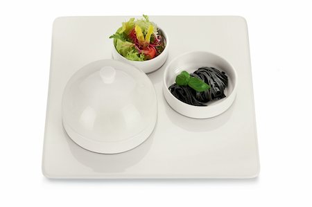 simsearch:400-04304448,k - Fresh salad in a bowl isolated in a white background. Photographie de stock - Aubaine LD & Abonnement, Code: 400-04300027