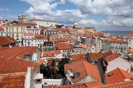 The Alfama in Lisbon is the oldest part of the Portuguese capital Stockbilder - Microstock & Abonnement, Bildnummer: 400-04300577