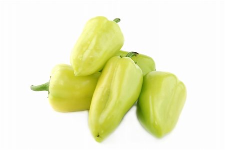 simsearch:400-04185368,k - Green sweet pepper on a white background. Vegetables. Foto de stock - Royalty-Free Super Valor e Assinatura, Número: 400-04301203
