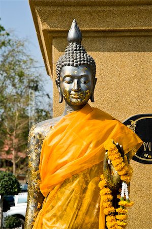 simsearch:400-06068677,k - Buddha statue Can you see them in Thai Temple In Thailand Stock Photo - Budget Royalty-Free & Subscription, Code: 400-04302840