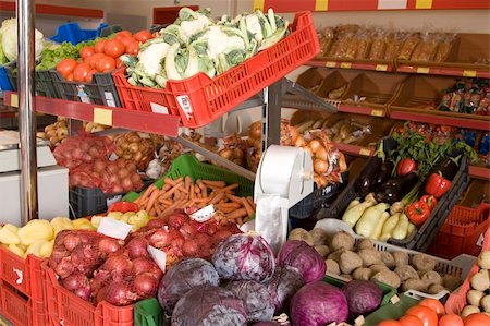 simsearch:400-05115029,k - Fresh, various colourful vegetables in supermarkets, ready for seal Stockbilder - Microstock & Abonnement, Bildnummer: 400-04303610