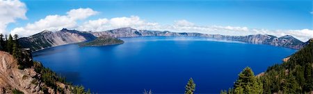 Panorama of Crater Lake, Oregon, a caldera left from a gigantic volcanic explosion Stock Photo - Budget Royalty-Free & Subscription, Code: 400-04303688