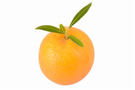 simsearch:400-05046087,k - front view of orange with green leaves Stockbilder - Microstock & Abonnement, Bildnummer: 400-04303734
