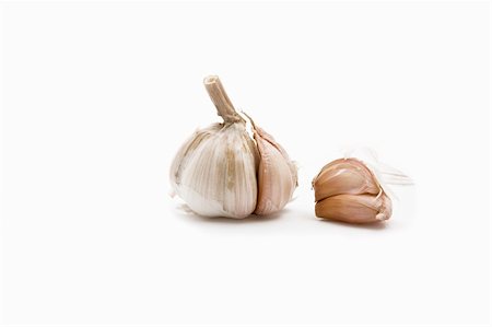 simsearch:400-05305223,k - front view of garlic on white background Stock Photo - Budget Royalty-Free & Subscription, Code: 400-04303778