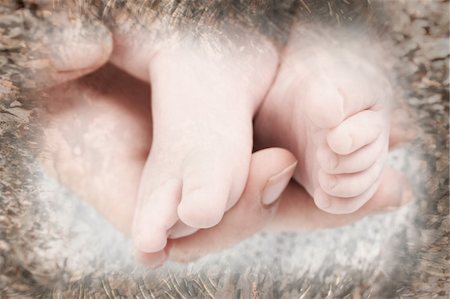 simsearch:400-04235194,k - Feet of a baby in his mothers hand Stock Photo - Budget Royalty-Free & Subscription, Code: 400-04316075