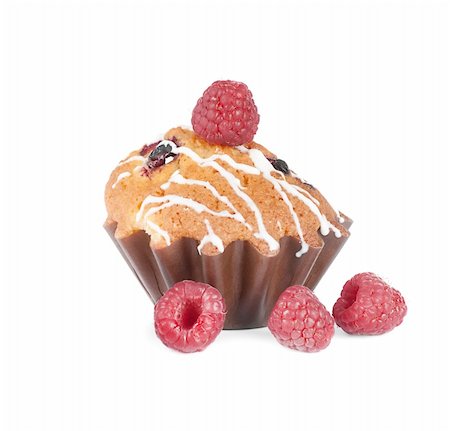 simsearch:400-07034479,k - Muffin with raspberry on a white background Stock Photo - Budget Royalty-Free & Subscription, Code: 400-04316302