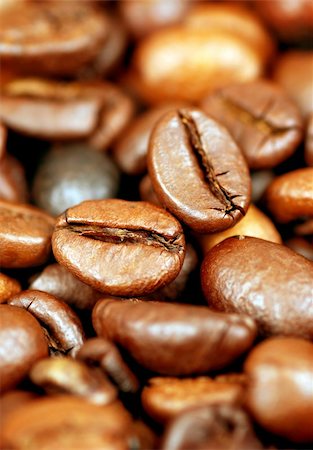 simsearch:400-05112254,k - Coffee background with beautiful coffee beans Stockbilder - Microstock & Abonnement, Bildnummer: 400-04317958