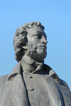 Monument to the famous Russian poet Alexander Pushkin in Kaliningrad, Russia Foto de stock - Royalty-Free Super Valor e Assinatura, Número: 400-04319227