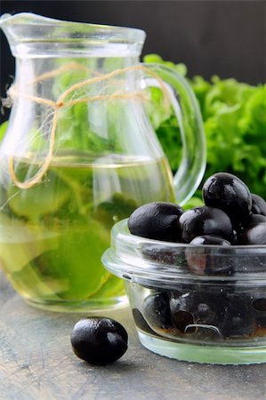 simsearch:400-05666507,k - black olives and a bottle of olive oil on a wooden table Stock Photo - Budget Royalty-Free & Subscription, Code: 400-04319555