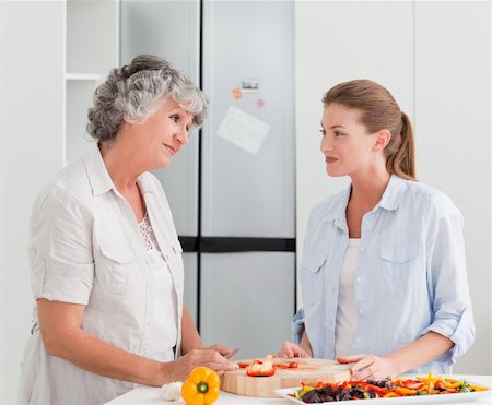 simsearch:400-04306517,k - Woman cooking with her mother at home Stock Photo - Budget Royalty-Free & Subscription, Code: 400-04311178