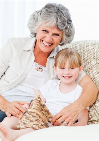 quite - Grandmother helping her little girl to knit Stock Photo - Budget Royalty-Free & Subscription, Code: 400-04311207