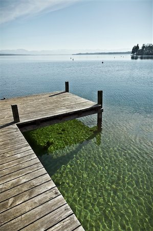 simsearch:400-06480005,k - An old jetty at Starnberg Lake in Germany Foto de stock - Super Valor sin royalties y Suscripción, Código: 400-04311991