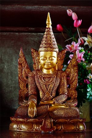 simsearch:400-04962756,k - Buddha in chiangmai temple in the north of thailand. Foto de stock - Super Valor sin royalties y Suscripción, Código: 400-04312228