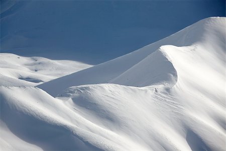 simsearch:400-07899385,k - Mountains covered by snow Stock Photo - Budget Royalty-Free & Subscription, Code: 400-04312830