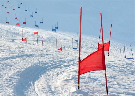 ski trail - Ski gates with flag red and blue parallel slalom Photographie de stock - Aubaine LD & Abonnement, Code: 400-04324132