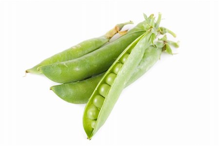 simsearch:400-05294178,k - Ripe pea vegetable with green leaf isolated on white background Stockbilder - Microstock & Abonnement, Bildnummer: 400-04325762