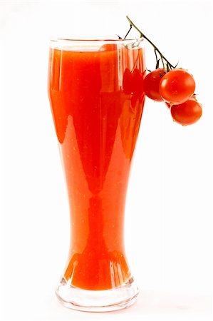simsearch:400-05911768,k - fresh squeezed tomato juice and fresh tomatoes Photographie de stock - Aubaine LD & Abonnement, Code: 400-04327332