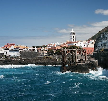 simsearch:862-05999413,k - Old village on ocean coast, Tenerife island Foto de stock - Super Valor sin royalties y Suscripción, Código: 400-04328402