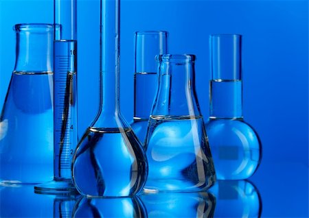 simsearch:695-05770667,k - Laboratory glassware Stock Photo - Budget Royalty-Free & Subscription, Code: 400-04320222