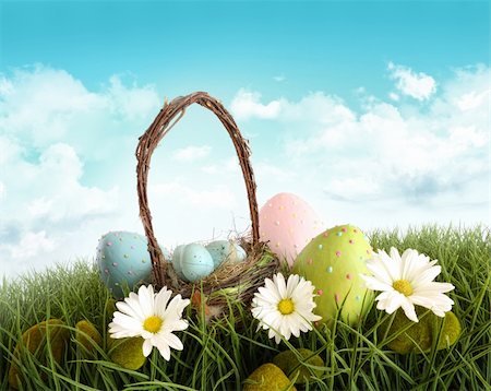 Easter eggs with  basket in the grass Foto de stock - Royalty-Free Super Valor e Assinatura, Número: 400-04321070