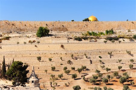 simsearch:400-04477944,k - View from the Mount of Olives to Walls of the Old City of Jerusalem and the Dome of the Rock Stockbilder - Microstock & Abonnement, Bildnummer: 400-04321351