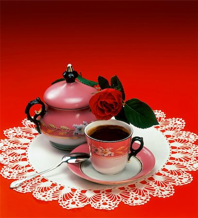 simsearch:622-06010018,k - Oriental serve of coffee in red ambient Stockbilder - Microstock & Abonnement, Bildnummer: 400-04322448