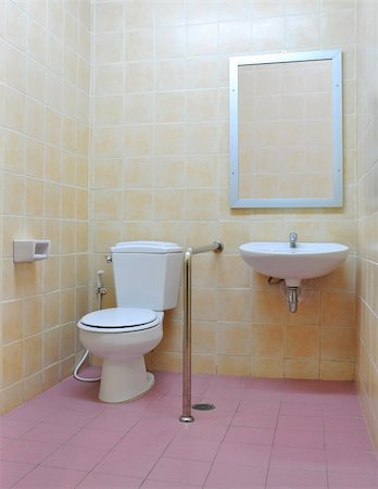 simsearch:622-02355166,k - Disabled toilet Stock Photo - Budget Royalty-Free & Subscription, Code: 400-04322524