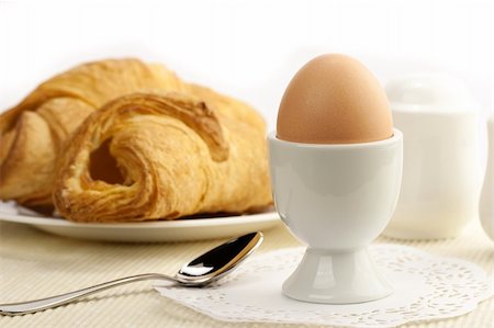simsearch:400-08338441,k - breakfast table with egg Stockbilder - Microstock & Abonnement, Bildnummer: 400-04322954