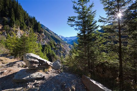 simsearch:400-07325218,k - Fagaras mountains in the fall with blue sky Photographie de stock - Aubaine LD & Abonnement, Code: 400-04323227