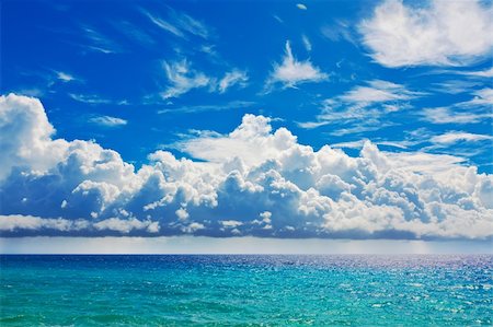 simsearch:400-04334311,k - Beautiful view of the clouds over the sea Stockbilder - Microstock & Abonnement, Bildnummer: 400-04334312