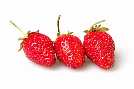 simsearch:400-06076486,k - three red straberries isolated on white Foto de stock - Royalty-Free Super Valor e Assinatura, Número: 400-04334718