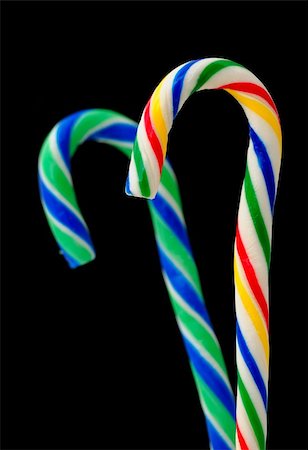 simsearch:400-04271654,k - traditional christmas candies cane isolated on black background vertical Photographie de stock - Aubaine LD & Abonnement, Code: 400-04335792