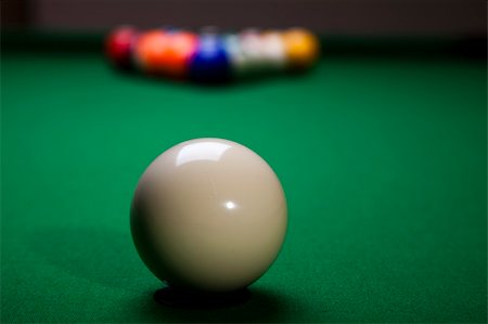 simsearch:400-09064481,k - Billiard game Stockbilder - Microstock & Abonnement, Bildnummer: 400-04337997