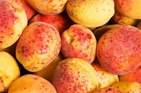 simsearch:400-04243170,k - Many colourful red apricots at the backhround Stock Photo - Budget Royalty-Free & Subscription, Code: 400-04339675
