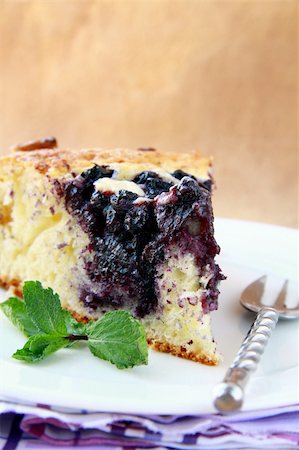 Closeup of a beautiful home made blueberry pie Stock Photo - Budget Royalty-Free & Subscription, Code: 400-04339837