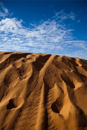 simsearch:400-04340040,k - Desert dunes in Morocco Photographie de stock - Aubaine LD & Abonnement, Code: 400-04339938