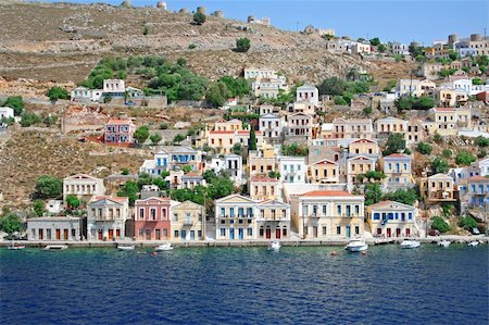 simsearch:400-04831572,k - Greece. Dodecanesse. Island Symi (Simi). Colorful houses Foto de stock - Super Valor sin royalties y Suscripción, Código: 400-04331171