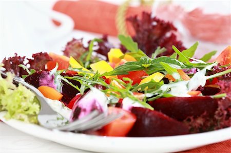 Vegetable salad with beetroot - healthy eating Photographie de stock - Aubaine LD & Abonnement, Code: 400-04332552