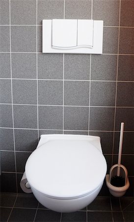 simsearch:400-04835835,k - toilet bowl with black and orange wall for copyspace Fotografie stock - Microstock e Abbonamento, Codice: 400-04333906