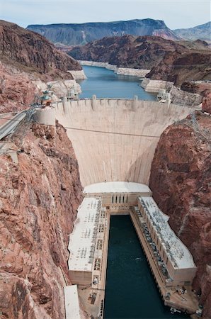 Looking down on Hoover Dam, near Boulder City, Nevada Photographie de stock - Aubaine LD & Abonnement, Code: 400-04344451