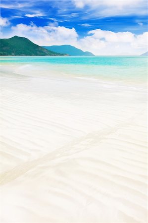 simsearch:400-04334311,k - Beautiful seascape. Sandy beach at summer day Stockbilder - Microstock & Abonnement, Bildnummer: 400-04344690