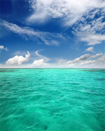 landscape with turquoise sea water and clouds Photographie de stock - Aubaine LD & Abonnement, Code: 400-04346815