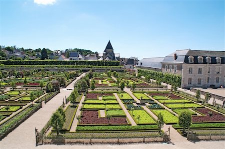 garden in  villandry, france Stock Photo - Budget Royalty-Free & Subscription, Code: 400-04340347