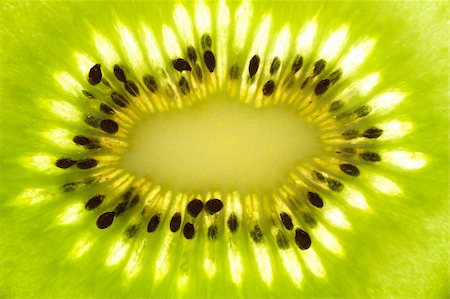 simsearch:400-04553701,k - Macro view of a kiwi fruit. Stock Photo - Budget Royalty-Free & Subscription, Code: 400-04340700