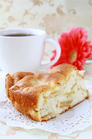 simsearch:400-07428504,k - Warm slice of apple pie with a cup of tea and a flower Stock Photo - Budget Royalty-Free & Subscription, Code: 400-04341600