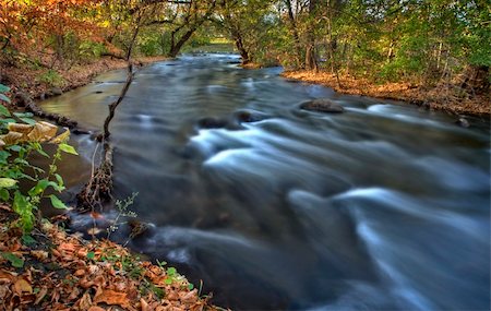 río mississippi - Mississippi River Minneapolis rushing in Hiawatha Park Minnesota Foto de stock - Super Valor sin royalties y Suscripción, Código: 400-04354948