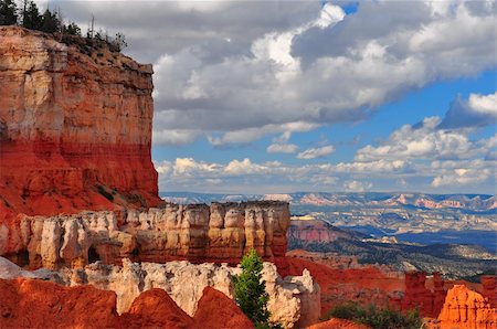 simsearch:400-07316198,k - Red Sandstone Canyon cliffs at Bryce Canyon national park, Utah Foto de stock - Super Valor sin royalties y Suscripción, Código: 400-04355467